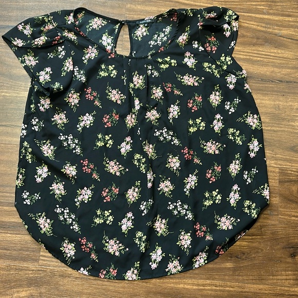 Paper moon 2 x blouse black background floral short sleeve scoop neck - Picture 1 of 5